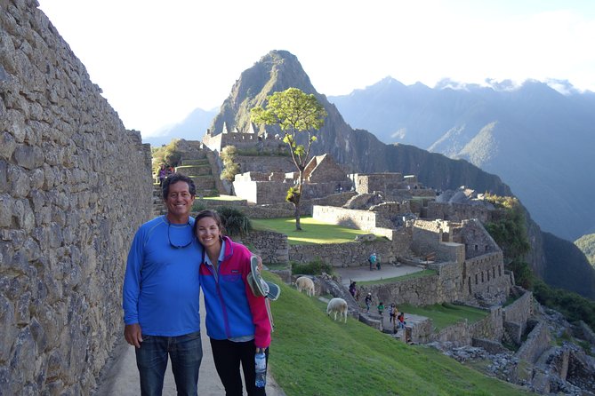Machu Picchu Private Guided Tour From Aguas Calientes - Exploring Machu Picchu