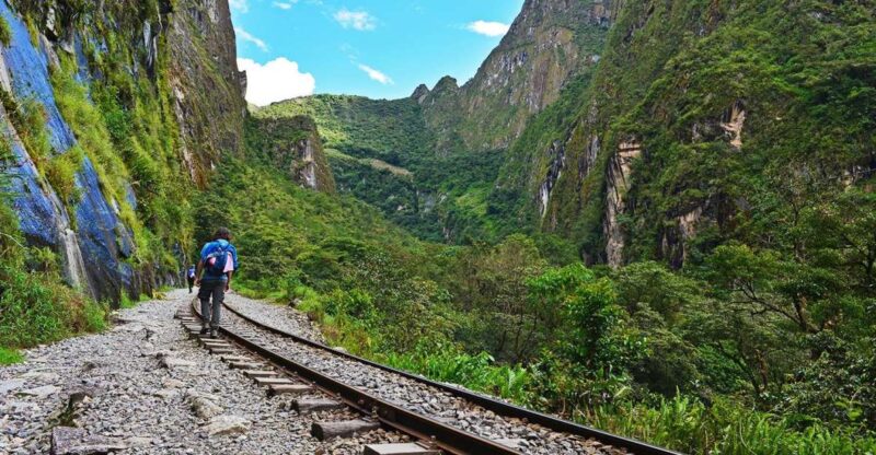 Machupicchu by Car 2DAYS With Food and Accommodation - Day 1 Itinerary