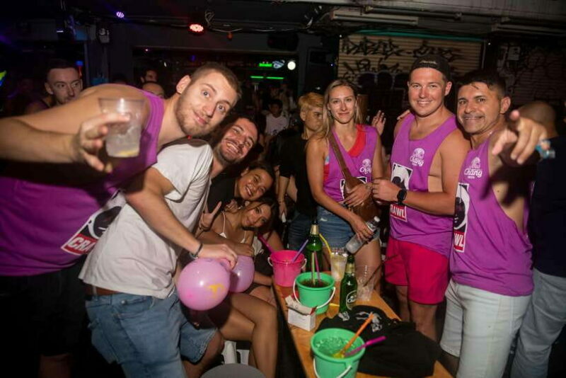 Mad Monkey Bangkok Pub Crawl - The Atmosphere and Group Dynamics