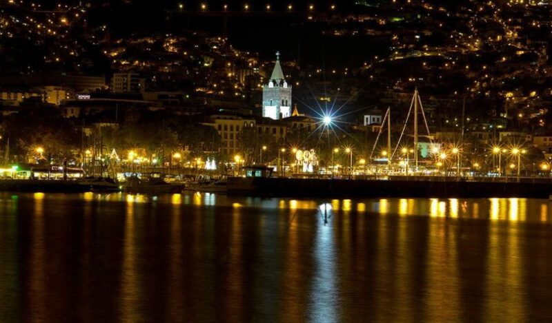 Madeira by Night With Traditional Dinner - Multilingual Live Tour Guides