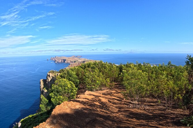 Madeira Full-Day Wonder and Nature Tour in A 4x4 - Enthusiastic and Knowledgeable Tour Guides