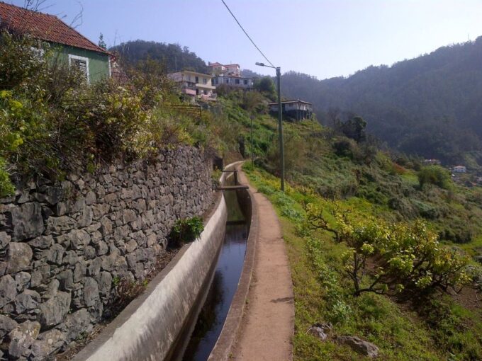 Madeira: Levado Do Norte 2-Hour Hiking Tour - Difficulty and Duration