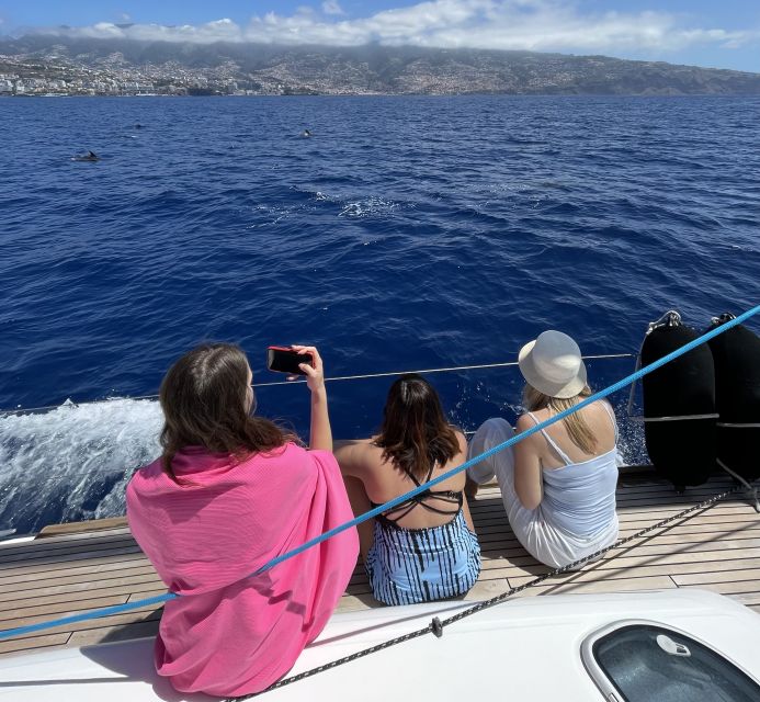 Madeira: Luxury Yacht & Sailing Sunset Tour - Onboard Comfort and Amenities