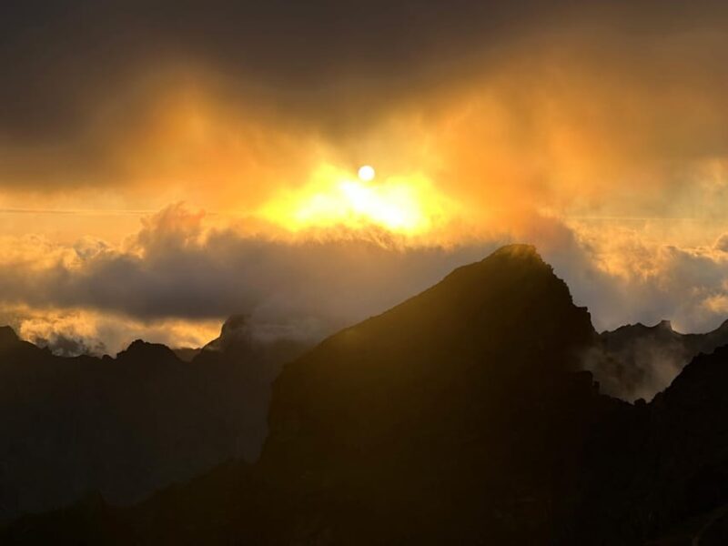 Madeira: Pico Do Arieiro Sunset Tour With Dinner and Drinks - Food and Drink Options