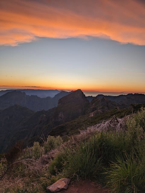 Madeira: Pico Do Arieiro Sunset Tour With Dinner and Drinks - Hike and Stargazing Opportunities