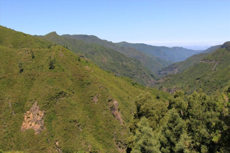 Madeira: Rabaçal, Risco and 25 Fontes Guided Hiking Tour - Hiking Experience