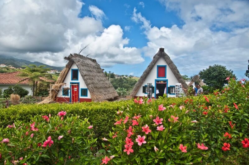 MADEIRA TOUR- SANTANA EAST TOUR STRAW THATCHED ROOFED HOUSES - Tour Experience