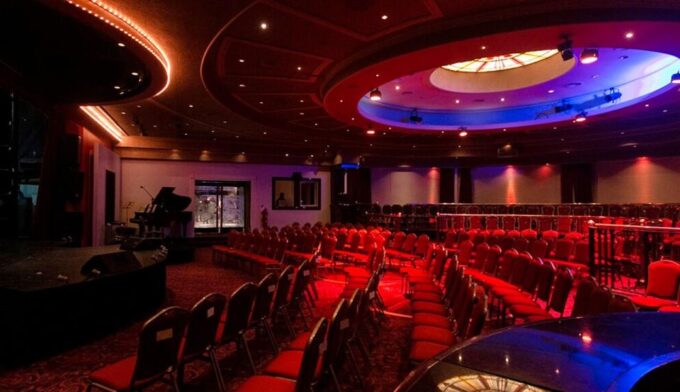 Madero Tango Iguazu: Only Tango Show + Beverages - Live Orchestra Performance