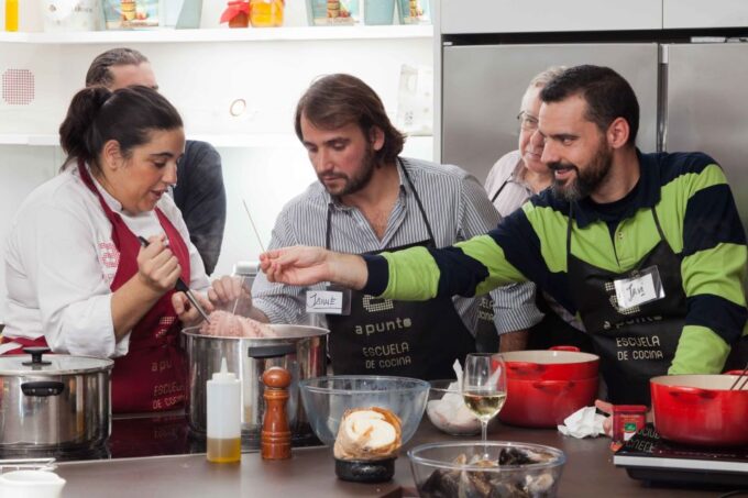 Madrid: 10 Tapas 2.5-Hour Cooking Class - Meeting Point and Accessibility
