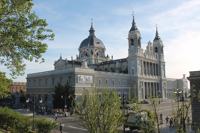 Madrid 2 Hours Private Walking Tour With Guide - Exceptional Customer Reviews