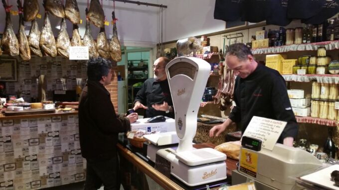 Madrid: 4-Hour Private Tapas Tour, Eat Tapas Like a Madrilenian! - Cultural and Historical Insights