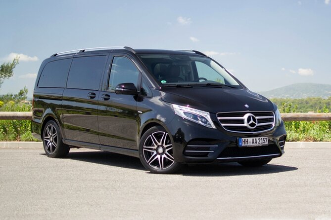 Madrid Airport (MAD) Private Transfer to Madrid City/Hotels - Booking and Confirmation