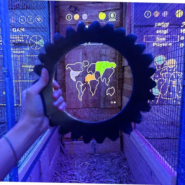 Madrid Atocha : Interactive Axe Throwing 2h - Safety and Instruction