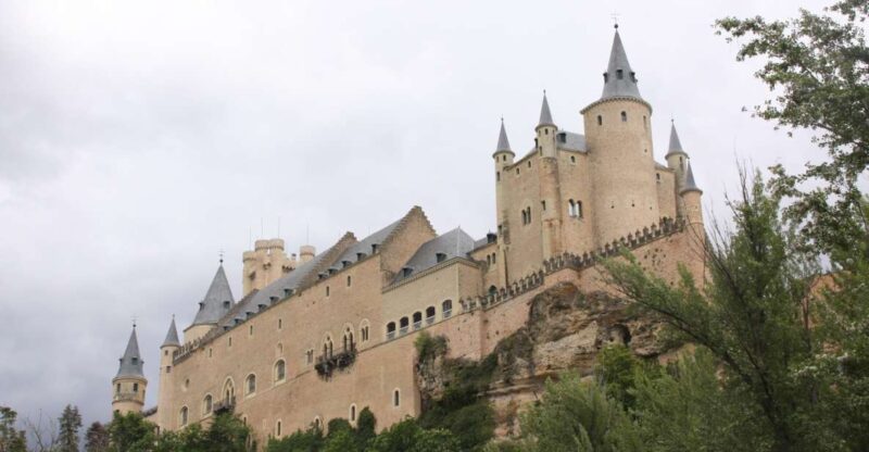 Madrid: Avila and Segovia Day Trip With Tickets to Monuments - Guided Tour of Avila