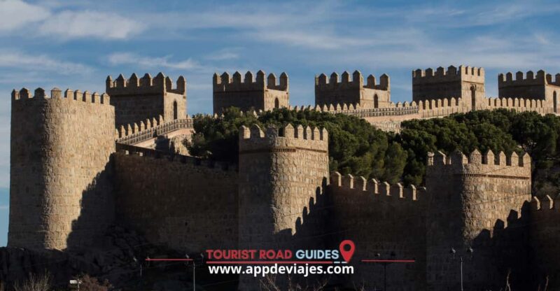 Madrid: Avila and Tierras De Cebreros Winery Tour With Lunch - Itinerary Highlights