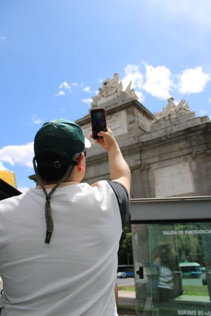 Madrid: Big Bus Hop-On Hop-Off Tour With Live Guide - Key Points