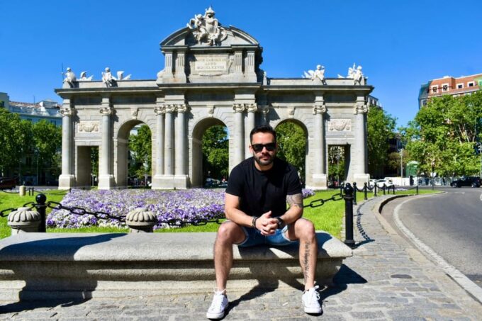 Madrid by Bike + Photoshooting - Experiencing Sol and Plaza Mayor