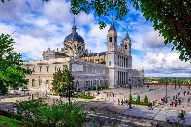 Madrid by Night: Austrias, Almudena Cathedral, Palace, Debod Temple - Key Points