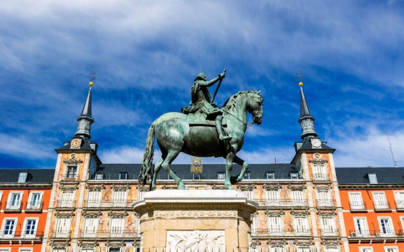 Madrid: City Highlights Guided Walking Tour - Tour Duration and Pricing