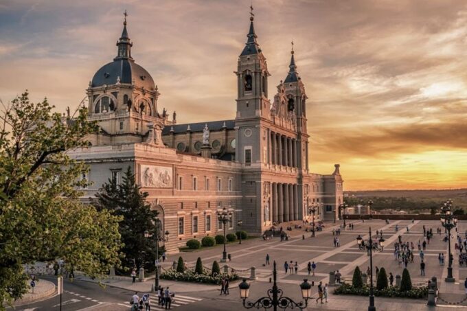 Madrid: City Highlights Guided Walking Tour - Booking and Reservation Information