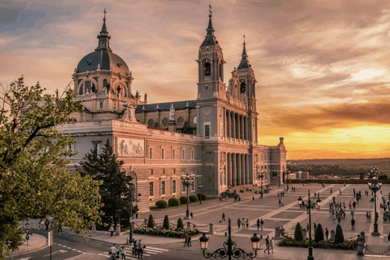 Madrid: City Highlights Guided Walking Tour - Pricing and Availability