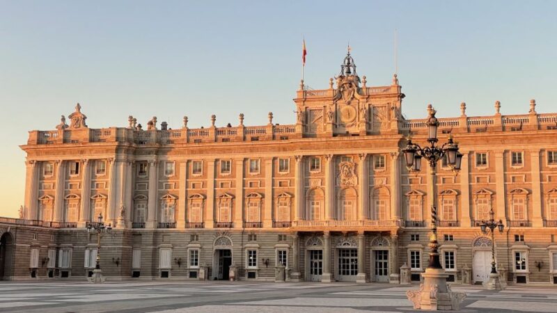 Madrid: City Walking Tour & Royal Palace Skip-the-Line Tour - Itinerary and Highlights