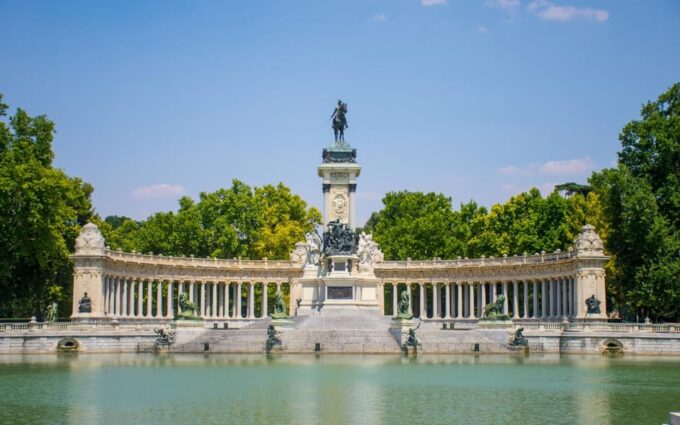 Madrid Contrasts Tour and Guided Tour of Toledo - Important Information and Restrictions