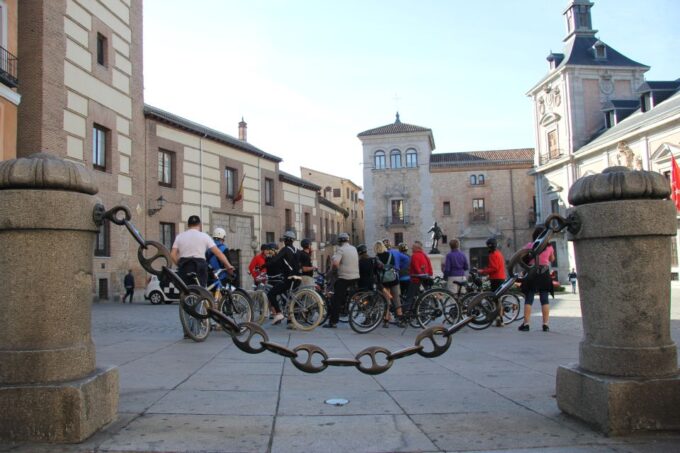 Madrid: Electric Bike City Sightseeing Tour - Panoramic City Views