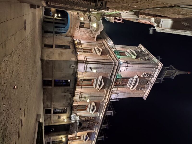 Madrid: Enchanted Evening Walking Tour in Spanish - Tour Experience