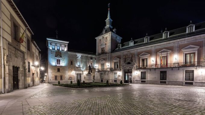 Madrid: Enchanted Evening Walking Tour in Spanish - Recommendations