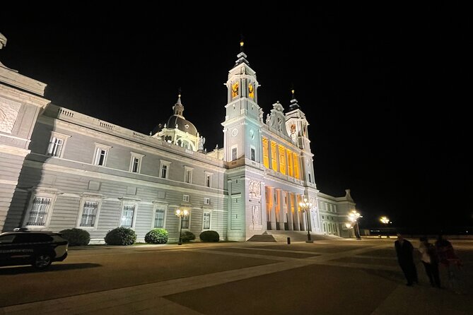 Madrid Evening Walking Tour and Optional Flamenco Show - Exploring Paseo Del Prado and Retiro Park
