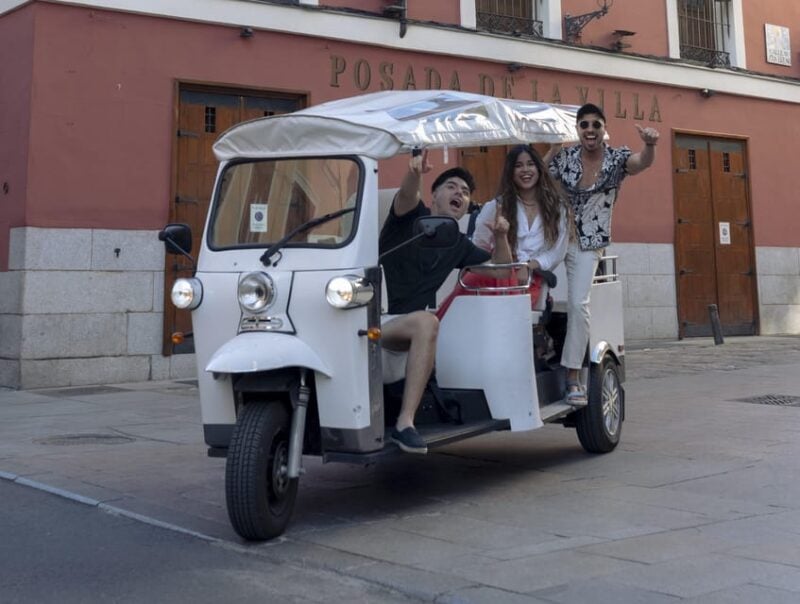 Madrid: Exclusive Panoramic Views in Tuk Tuk - Pickup and Cancellation Policy