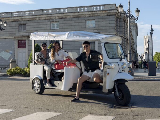 Madrid: Exclusive Panoramic Views in Tuk Tuk - Age Restrictions and Prohibited Items