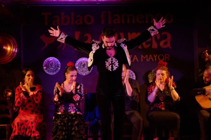 Madrid: Flamenco Show La Quimera With Drinks & Dinner Option - Immerse in the Flamenco Emotions