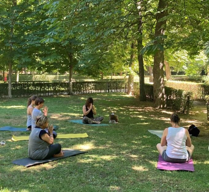 Madrid: Flow Yoga Class in Retiro Park - Pricing and Availability