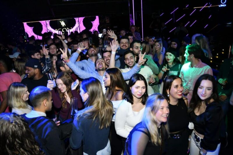 Madrid: Guided Pub Crawl Madrid Experience and Club Entry - Customer Feedback and Ratings
