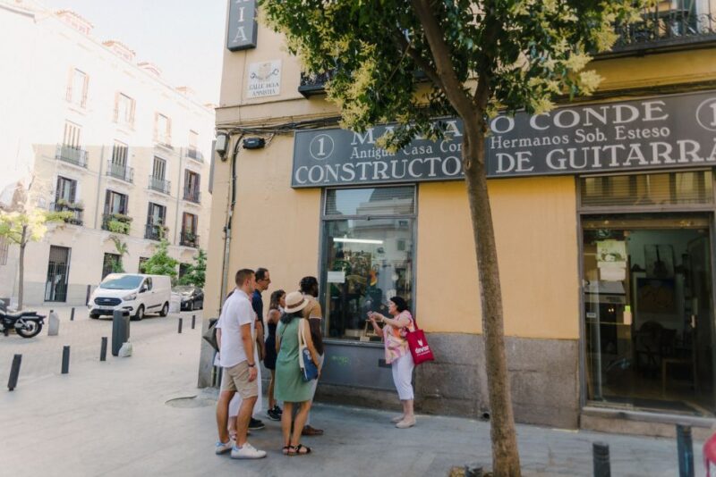 Madrid: Guided Tapas Food Tour & Authentic Flamenco Show - Key Points