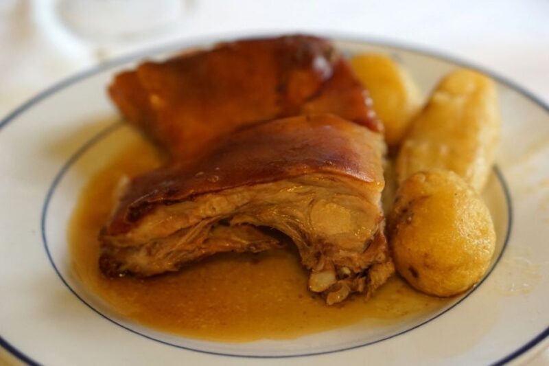 Madrid: Guided Tour of the Prado Museum & Lunch at Sobrino De Botín - Century-Old Tavern Visit
