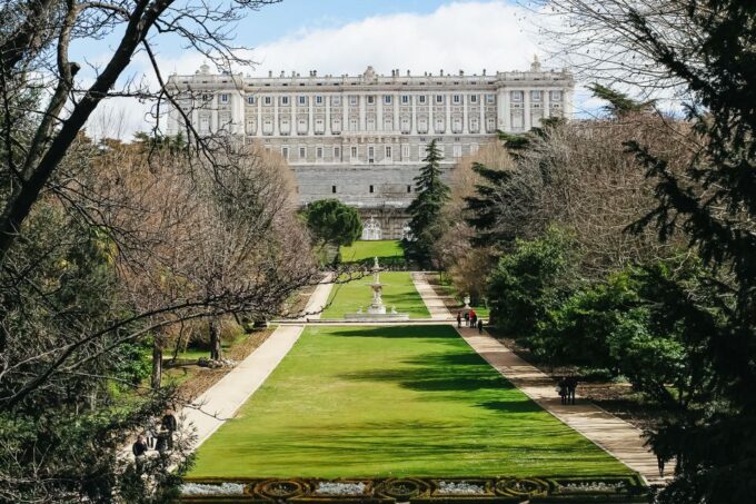 Madrid: Guided Tour of the Royal Palace With Fast Access - Exploring the Royal Palace