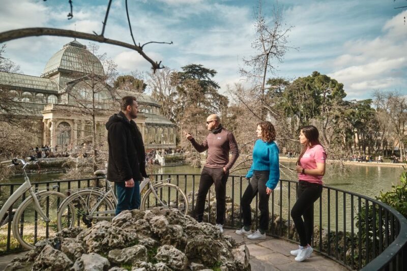 Madrid: Highlights Guided Vintage Bike Tour and Tapas Option - Itinerary Highlights