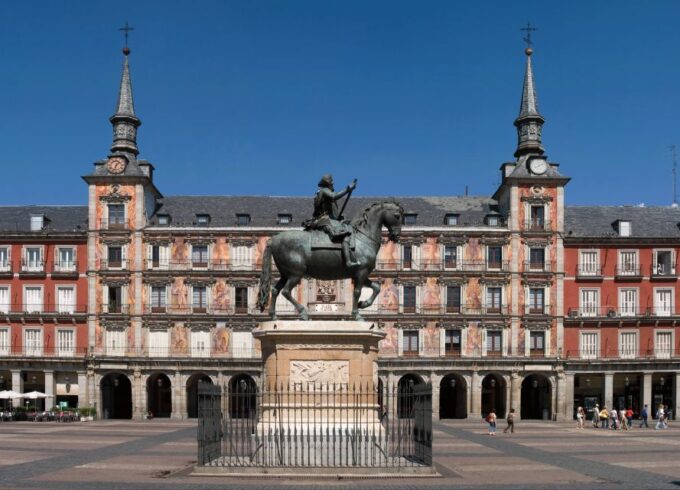 Madrid Historical Centre & Old Town Walking Tour in English - Frequently Asked Questions