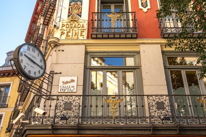 Madrid (Historical Centre) Scavenger Hunt and Self-Guided Tour - Exploration Through a Scavenger Hunt