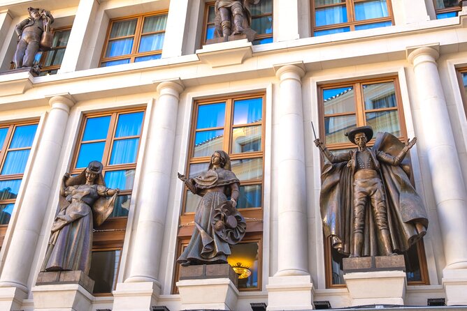 Madrid (Historical Centre) Scavenger Hunt and Self-Guided Tour - Historical Highlights and Hidden Gems