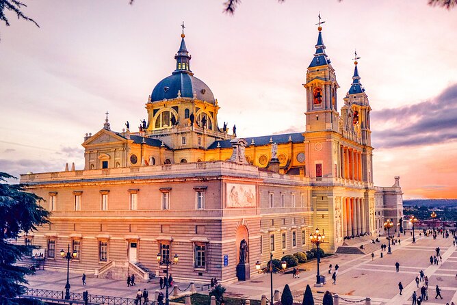Madrid (Historical Centre) Scavenger Hunt and Self-Guided Tour - Exploring Madrid at Your Own Pace