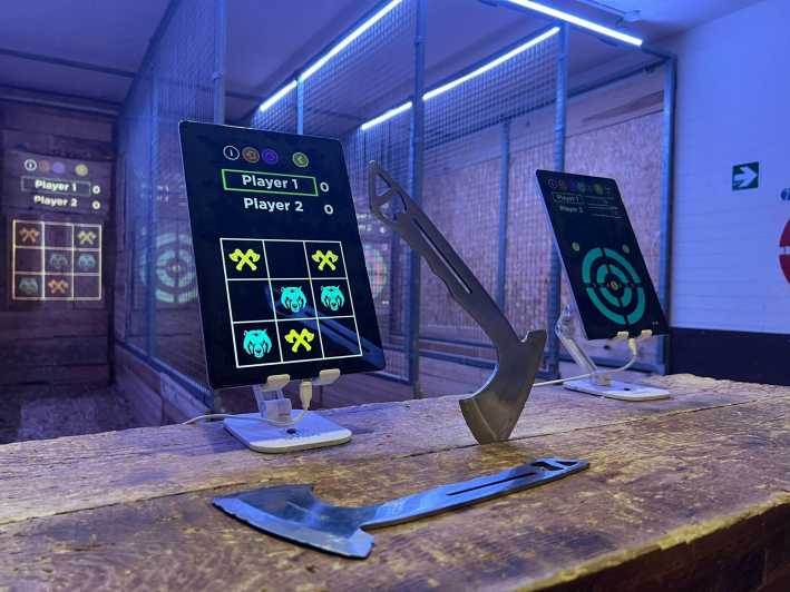 Madrid: Interactive Axe Throwing 2h - Inclusions