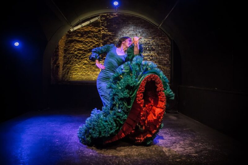 Madrid: La Cueva De Lola Flamenco Show Tickets With Drink - Drink Offerings