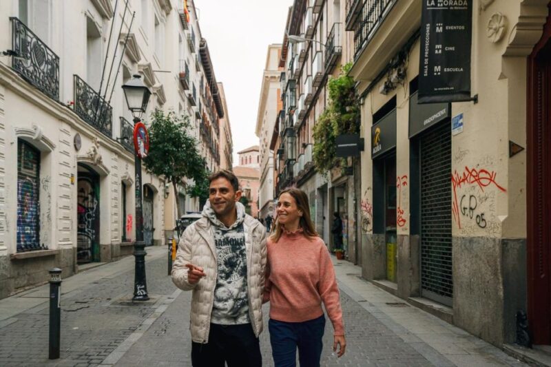 Madrid Love Story: Photography Session for Couples - Professional Photography at Stunning Locations