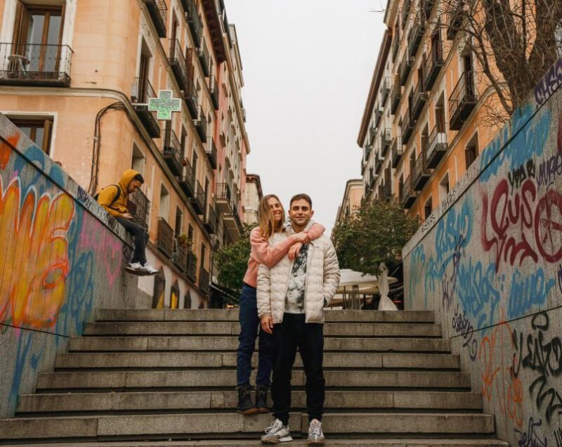 Madrid Love Story: Photography Session for Couples - Rapid Delivery of Edited Photos