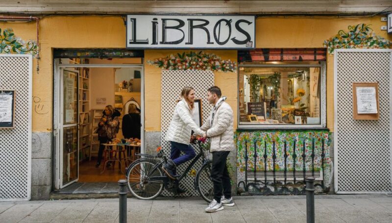 Madrid Love Story: Photography Session for Couples - High-Resolution and Optimized Digital Images