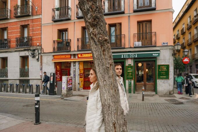 Madrid Love Story: Photography Session for Couples - Booking Details and Inclusions/Exclusions